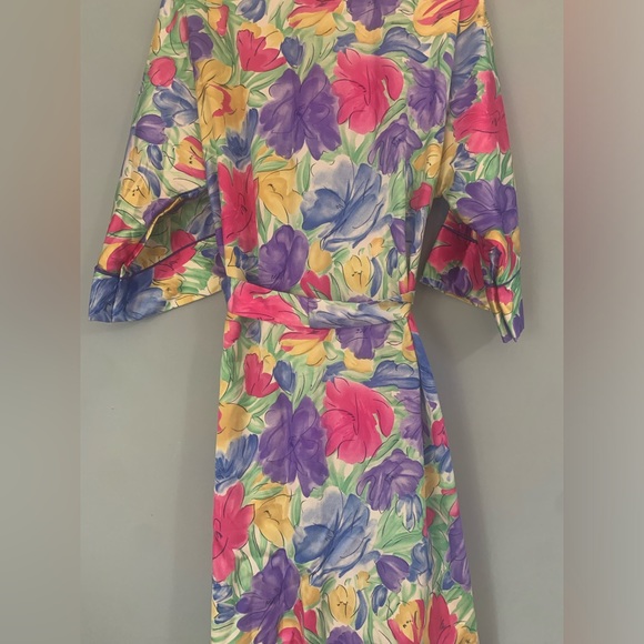 Romantic Moments Robe Bright Floral One Size Vintage Like New Long Ties … - Picture 5 of 12